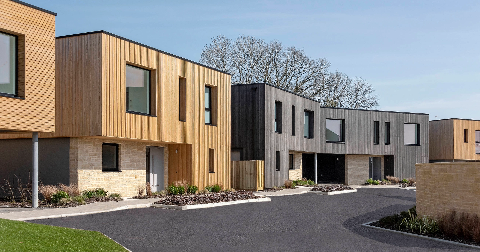 019de0b1-4251-409e-bf06-c5d68634cef6_Property+investment+tips+main+image+NEW